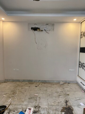 Room in 3 BHK Builder Floor at Paschim Vihar – for Sale