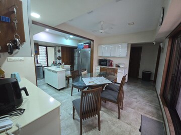 Master Bedroom in 2 BHK Apartment at Dipti Flora Khar West, Khar West – for Rent