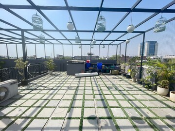 Balcony in 4 BHK Builder Floor at DLF Oakwood Estate, Dlf Phase ii – for Rent
