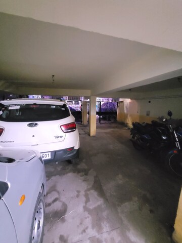 Parking in 2 BHK Builder Floor at Dilshad Colony – for Rent