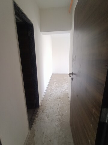 Room in 2 BHK Apartment at Sri Zynergy, Suman Nagar – for Rent