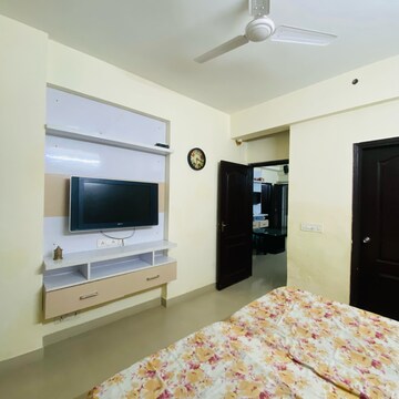 Bedroom in 2.5 BHK Apartment at Aims Golf Avenue I, Sector 75 – for Rent