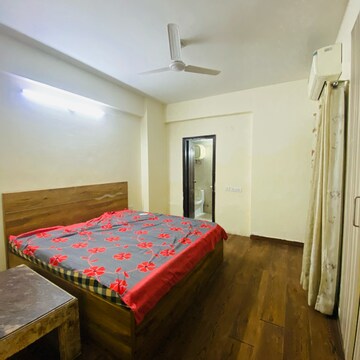 Bedroom in 2.5 BHK Apartment at Aims Golf Avenue I, Sector 75 – for Rent