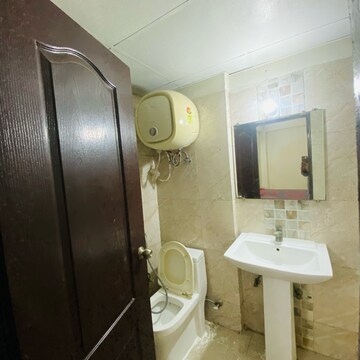 Bathroom in 2.5 BHK Apartment at Aims Golf Avenue I, Sector 75 – for Rent