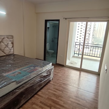 Room in 3 BHK Apartment at Gardenia Golf City, Sector 76 – for Rent