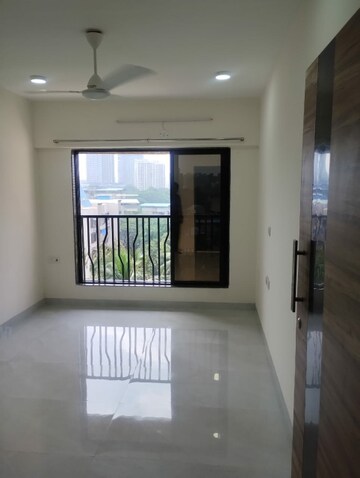 Room in 1 BHK Apartment at Dipti Flora, Borivali West – for Rent