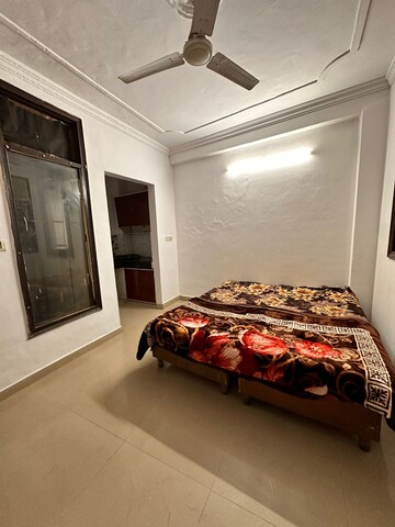 1 RK Builder Floor For Rent in Saket