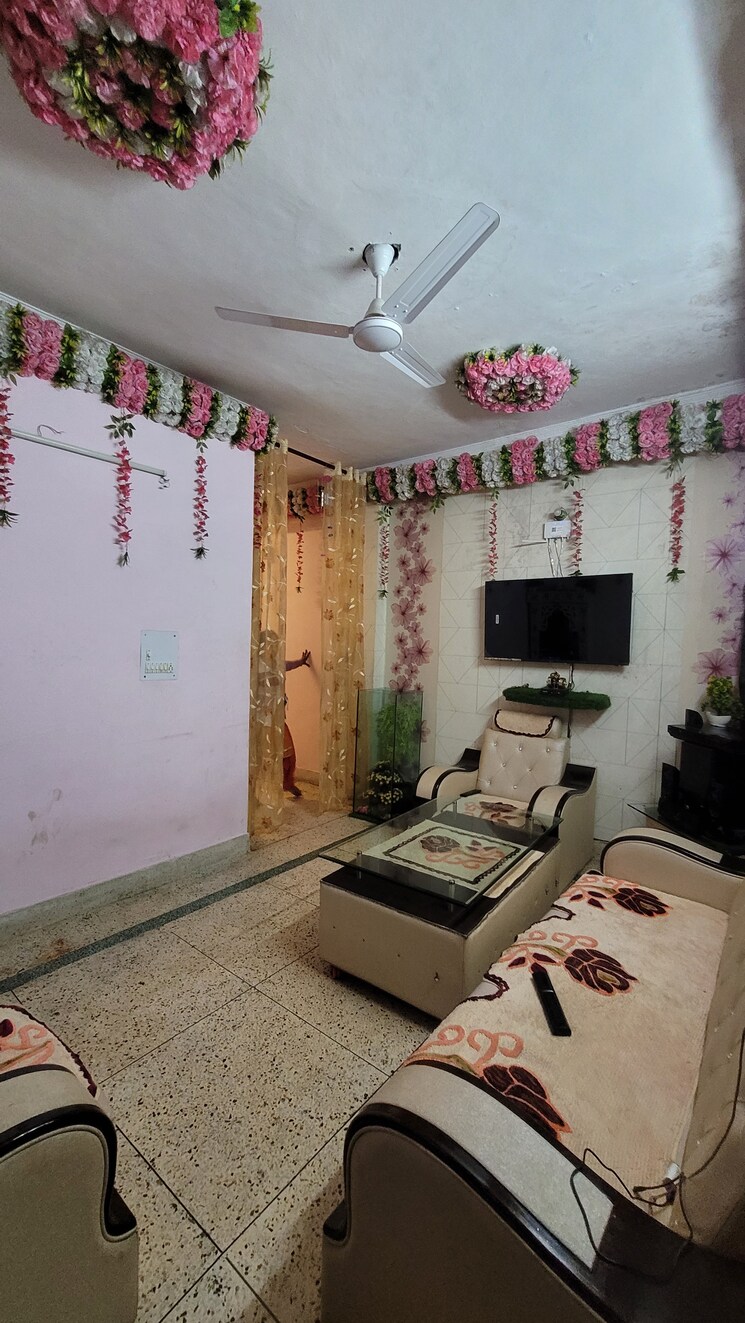 Living Room, dilshad colony 2 Bedroom 750 Sq.Ft. Builder Floor In Dilshad Colony Delhi 8029594
