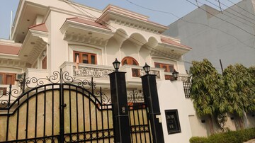 3 BHK Builder Floor – Exterior View View at Unitech South City 1, South City 1 - for Rent