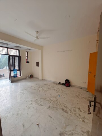 Room in 3 BHK Apartment at Griha Pravesh, Sector 77 – for Sale