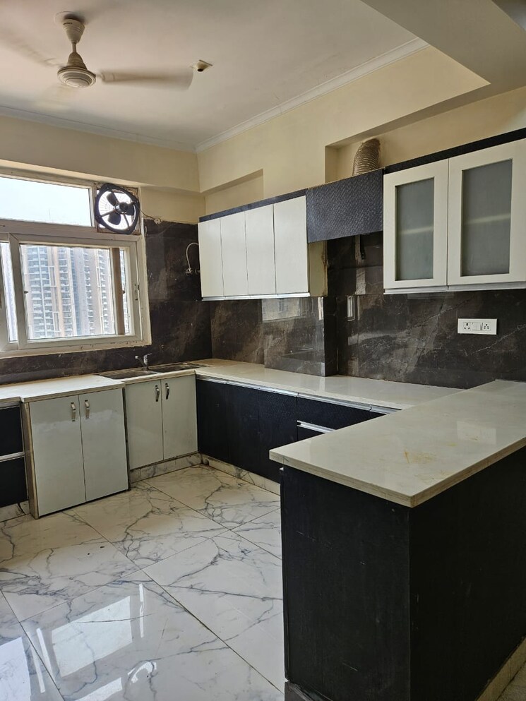 Kitchen, griha-pravesh 3 Bedroom 2569 Sq.Ft. Apartment In Sector 77 Noida 8029647