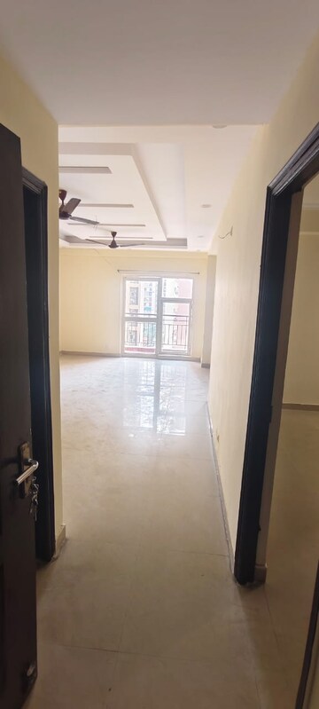Room in 3 BHK Apartment at Dasnac The Jewel, Sector 75 – for Rent