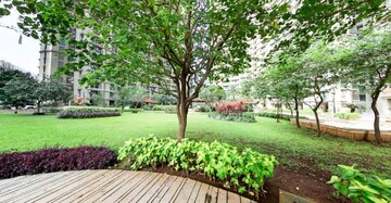 2 BHK Apartment – Garden View at Sheth Vasant Lawns, Laxmi Nagar - for Rent