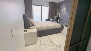 Bedroom in 4 BHK Apartment at Andheri West – for Rent