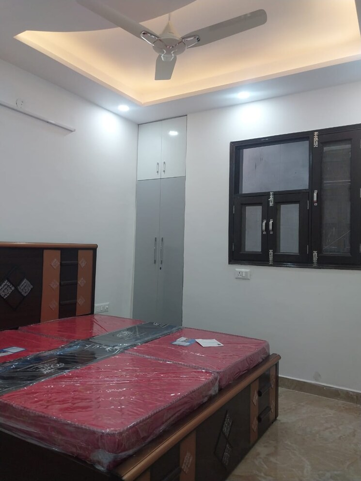 Master Bedroom, paschim vihar 2.5 Bedroom 84 Sq.Yd. Builder Floor In Paschim Vihar Delhi 8029723