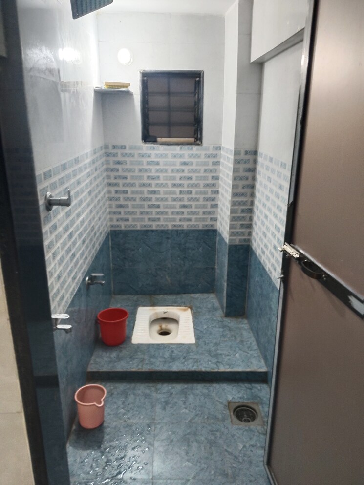Attached Bathroom, vashi sector 4 3.5 Bedroom 2000 Sq.Ft. Apartment In Vashi Sector 4 Navi Mumbai 8029733