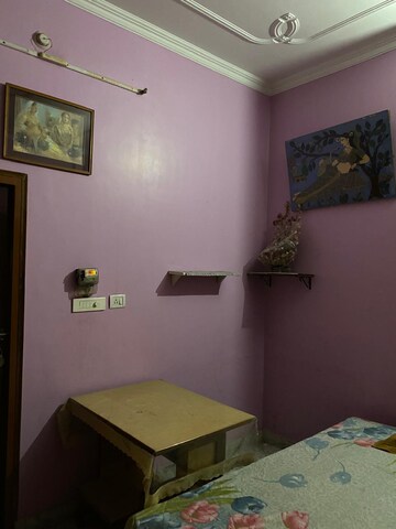 Master Bedroom in 1 RK Independent House at Gomti Nagar – for Rent
