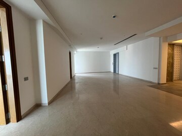 Room in 5 BHK Apartment at Rustomjee Crown, Prabhadevi – for Rent