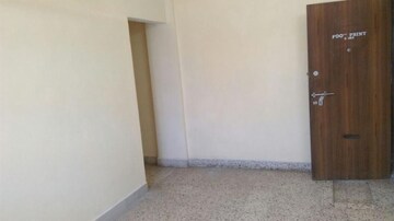 Room in 3 BHK Apartment at Parsian CHS, Andheri West – for Rent