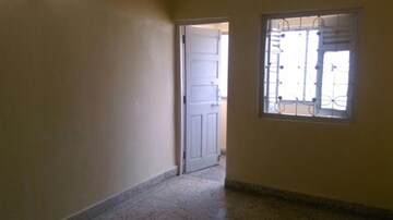 Room in 3 BHK Apartment at Parsian CHS, Andheri West – for Rent