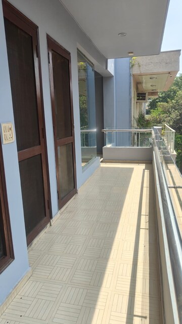 Balcony in 3 BHK Builder Floor at Unitech South City II, Sector 50 – for Rent
