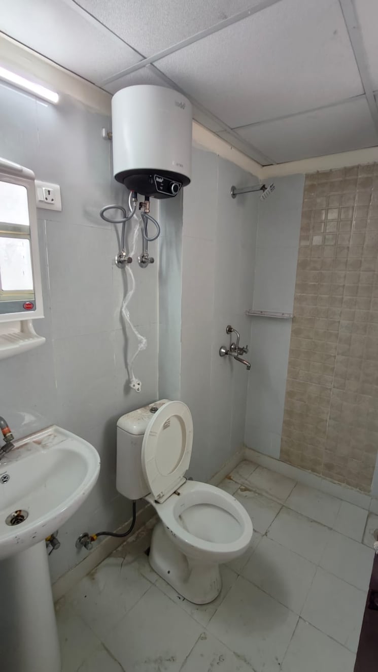Bathroom, futec-gateway 3 Bedroom 1595 Sq.Ft. Apartment In Sector 75 Noida 8029878