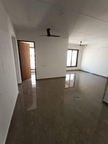 3 BHK Apartment For Rent in Near Vaishno Devi Circle On Sg Highway