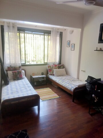 Bedroom in 2 BHK Apartment at Mahim West – for Sale