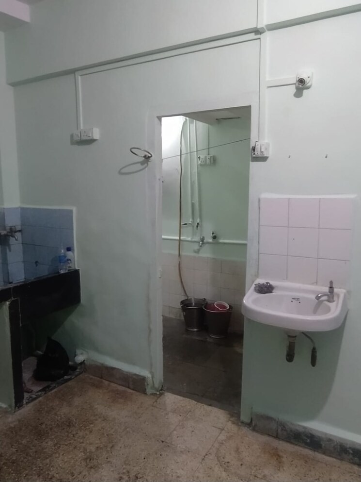 Bathroom, vasant-parijat-chs 1 Bedroom 505 Sq.Ft. Apartment In Vasant Vihar Thane 8029991