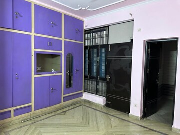 Master Bedroom in 3 BHK Villa at Sector 39 – for Rent