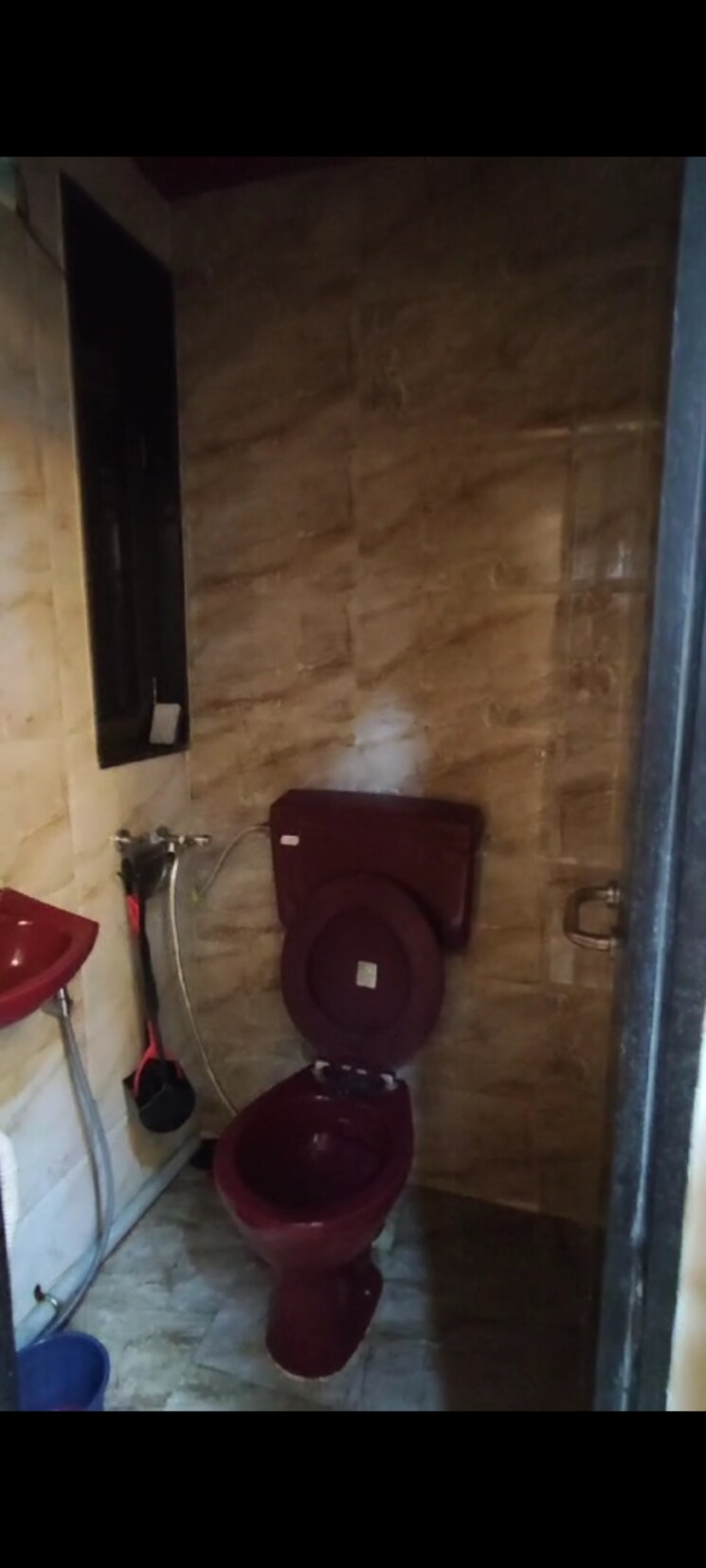 Bathroom, dadar west 1 Bedroom 350 Sq.Ft. Apartment In Dadar West Mumbai 8030079