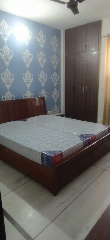 Bedroom in 3 BHK Builder Floor at SAS Tower, Sector 38 – for Rent