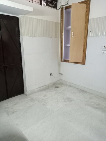  1 BHK Builder Floor at Paschim Vihar – for Rent