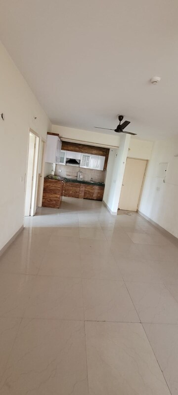 2 BHK Apartment For Rent in Jaypee Greens Aman, Sector 151