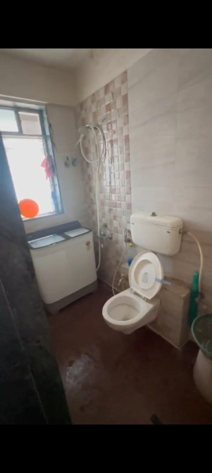 Bathroom, dadar west 1 Bedroom 372 Sq.Ft. Apartment In Dadar West Mumbai 8030207