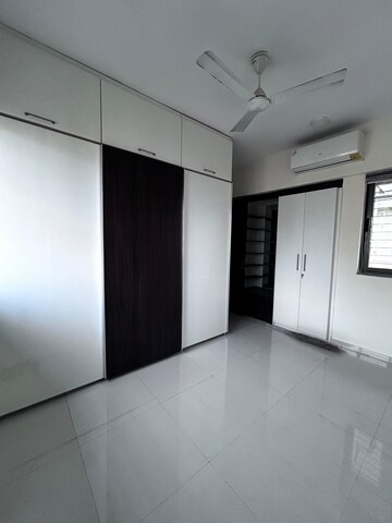 Room in 1 BHK Apartment at Puraniks City Reserva, Ghodbunder Road – for Rent