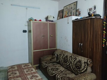 Living Room in 1.5 BHK Builder Floor at Sant Nagar – for Rent
