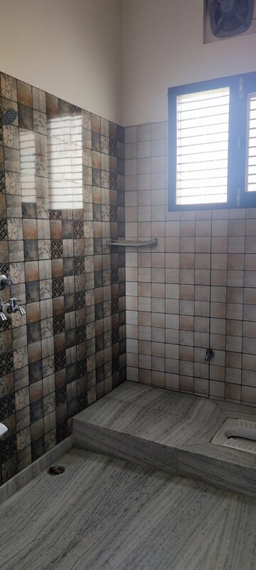 Bathroom in 2.5 BHK Builder Floor at Sant Nagar – for Rent