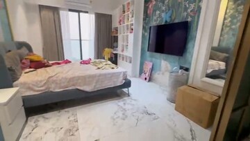 Bedroom in 4 BHK Apartment at Andheri West – for Rent