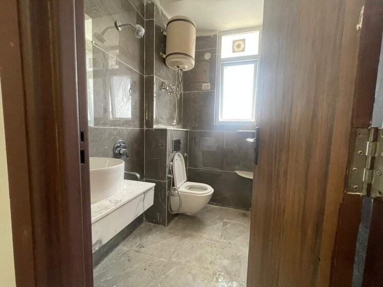 Bathroom, freedom fighters enclave 1 Bedroom 600 Sq.Ft. Apartment In Freedom Fighters Enclave Delhi 8030340