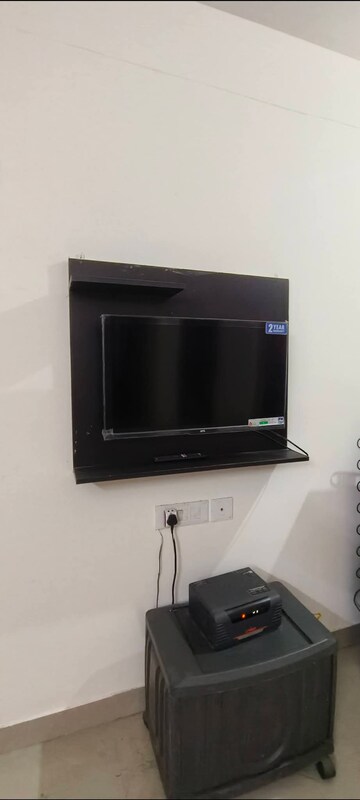 Furnished Amenities in 2 BHK Builder Floor at Ansal Plaza Sector-23, Sector 23 – for Rent
