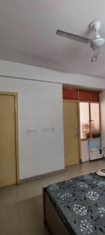 Room in 2 BHK Builder Floor at Ansal Plaza Sector-23, Sector 23 – for Rent