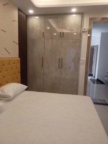 Bathroom in 1.5 BHK Builder Floor at Suncity Township Gurgaon, Sector 54 – for Rent