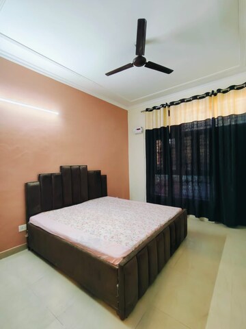 Bedroom in 1.5 BHK Builder Floor at Suncity Township Gurgaon, Sector 54 – for Rent