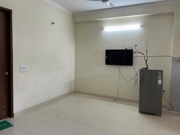 Room in 2 BHK Builder Floor at Ansal Plaza Sector-23, Sector 23 – for Rent