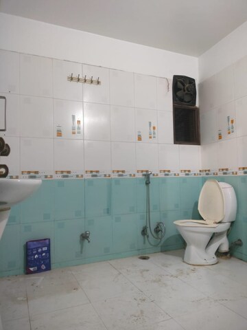 Master Bedroom in 2 BHK Builder Floor at Paryavaran Complex – for Rent