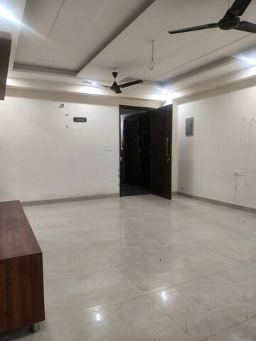 Room in 2 BHK Builder Floor at Ansal Plaza Sector-23, Sector 23 – for Rent