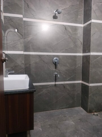 Bathroom in 2 BHK Builder Floor at Ansal Plaza Sector-23, Sector 23 – for Rent