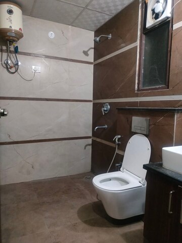 Bathroom in 2 BHK Builder Floor at Ansal Plaza Sector-23, Sector 23 – for Rent