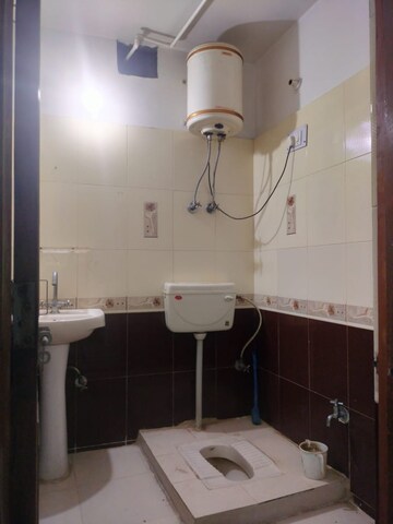 2 BHK Builder Floor For Rent in Paryavaran Complex